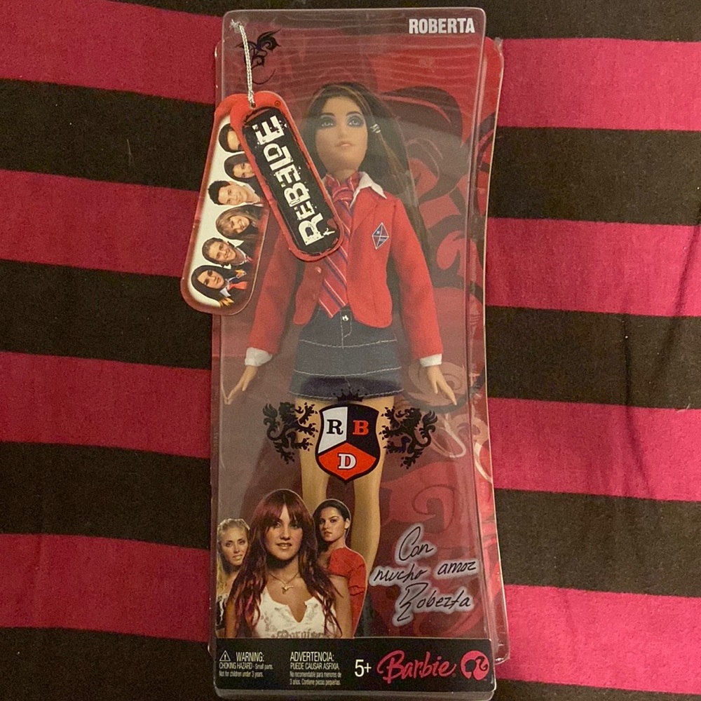 Rebelde— Roberta doll